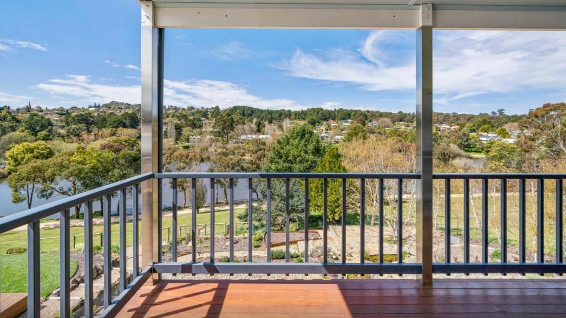 Apartment Balconies Lakeside On